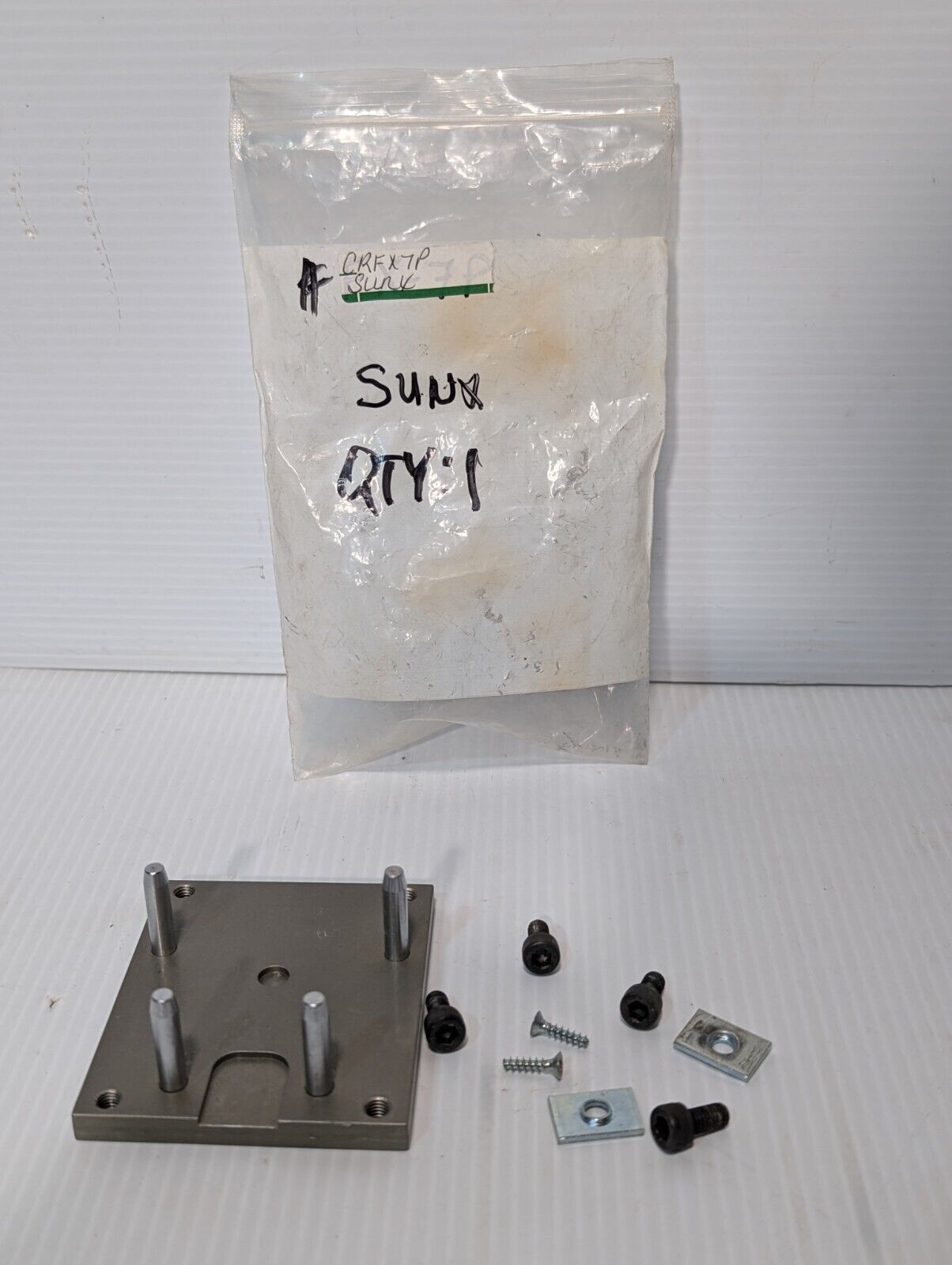 SUNX FX7P, CRFX7P mounting bracket w/hardware as shown - Free Shipping + Returns