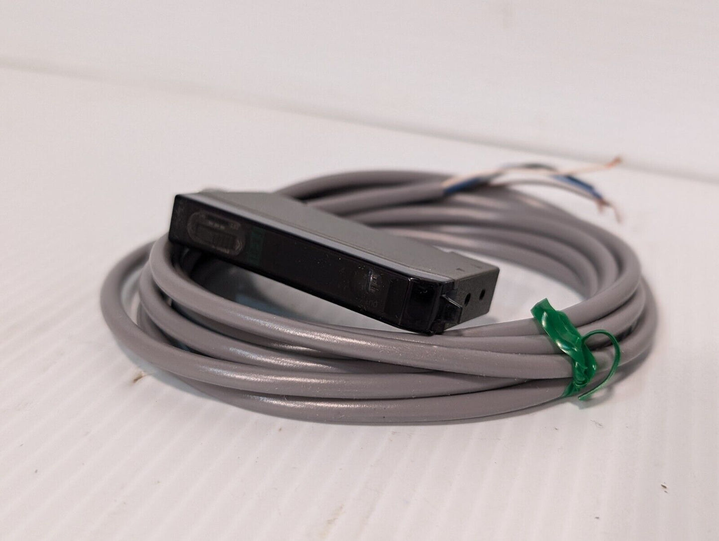 SUNX FX-D1 Fiber Optic Sensor with original box - Free Shipping + Returns.