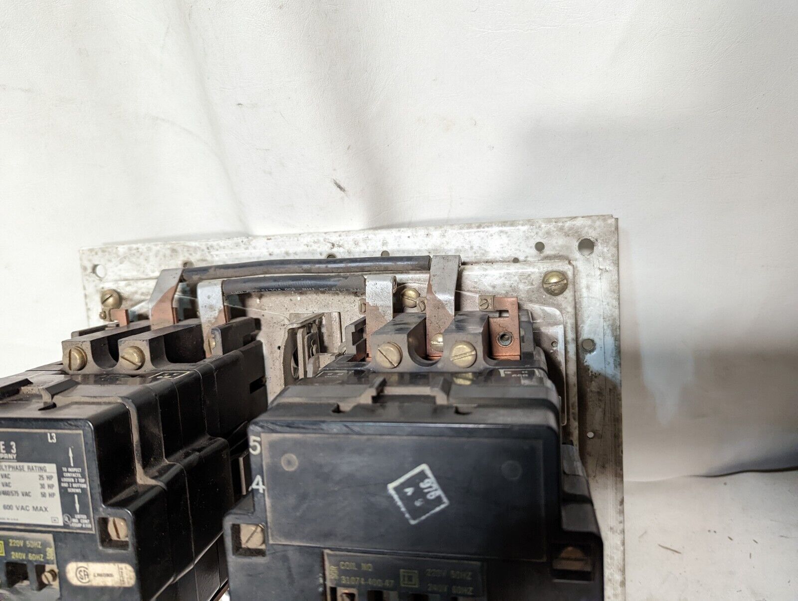 Square D 8736SE0-2, ser. A, NEMA sz 3, 220/240VAC, 30HP