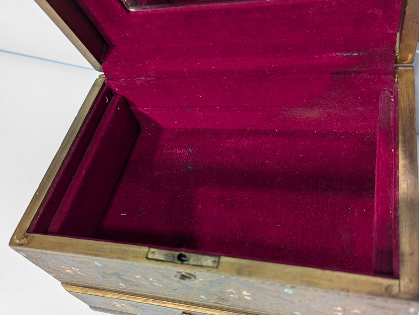 Vintage 1960s Gold Florentine Royal Sealy Wooden Drawer Chest Mirror Jewelry Box