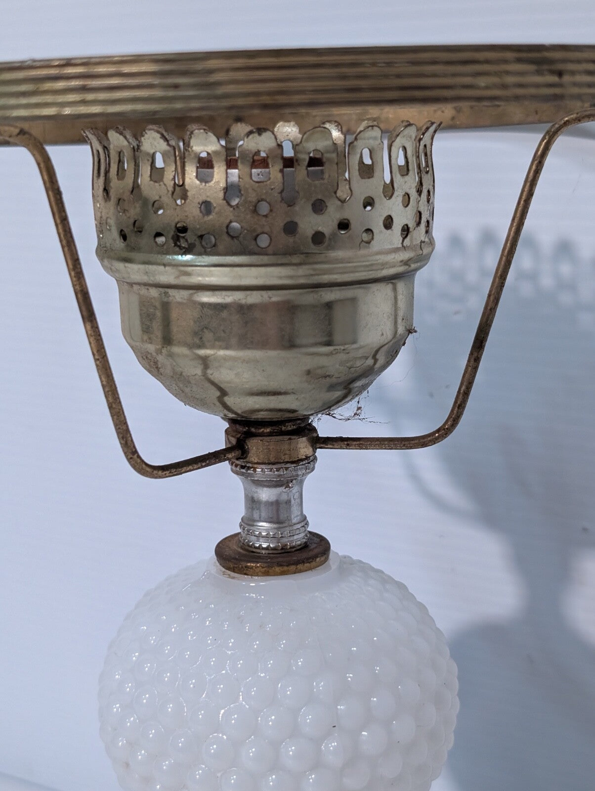 Vintage Mid-Century Modern Fenton White Milk Glass Hobnail Table Lamp