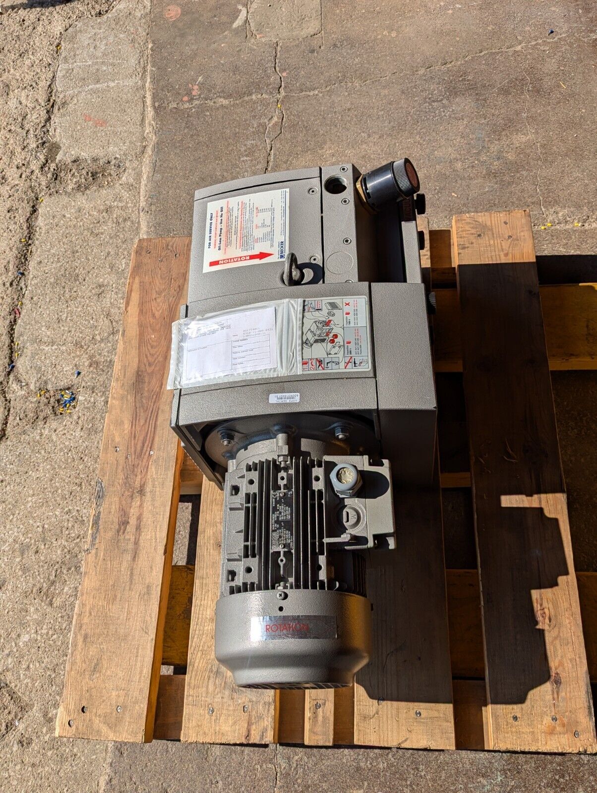 Becker Pumps 42319498300 3-Phase Motor, 2.4Kw, ships freight - Free Returns