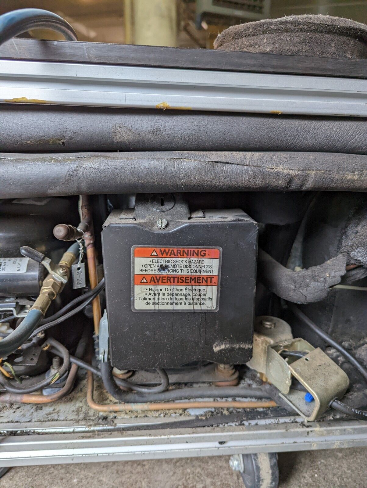 Petrolab 589 cloud and pour unit, 115VAC, seemingly burn damage on the back