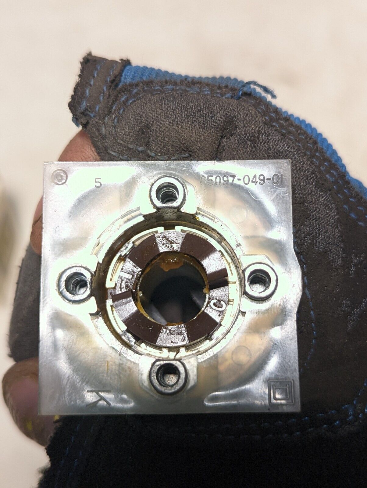 Square D 9001KS43 Selector Switch Without Knob CLASS 9001 TYPE KS43 SERIES K