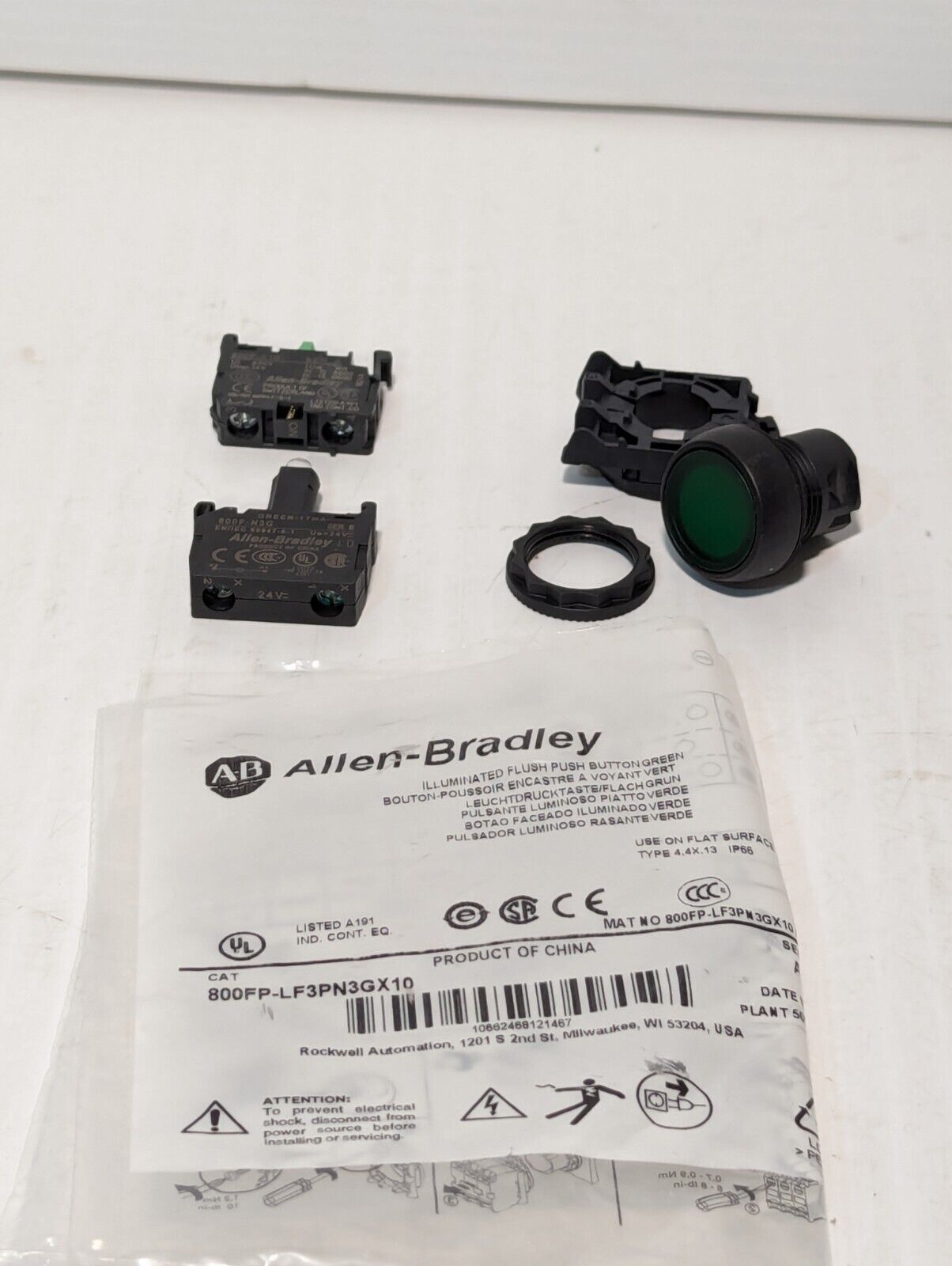 Allen Bradley 800FP-LF3PN3GX10 Green Illuminated Flush Push Button - Free Ship