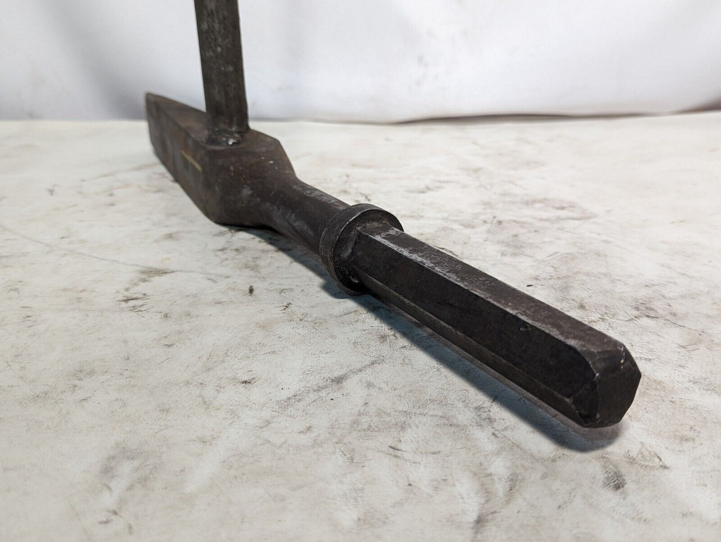 Specialty metal-working chisel w/handle from closing spring manufacturer, 21x14"