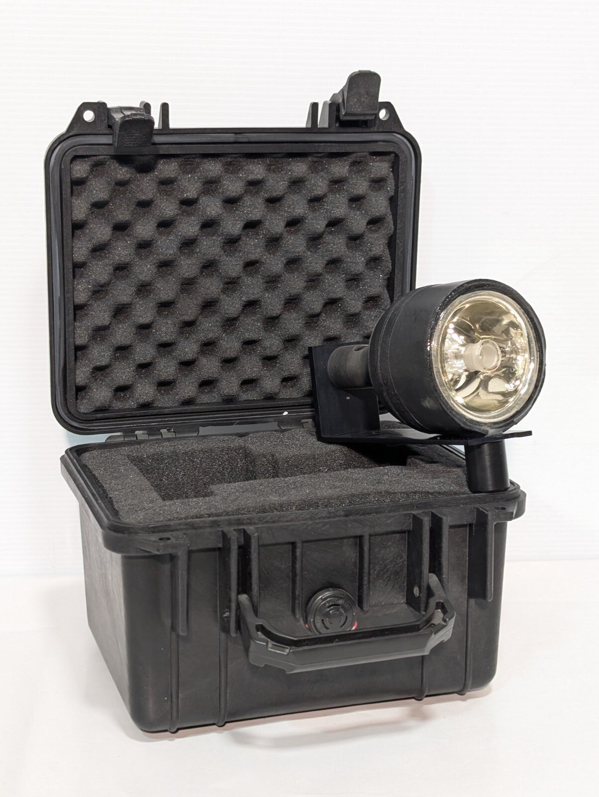 Ventacon Series C (Maybe C13) Cold Cell Raman Spectroscopy Cell with Peli Case