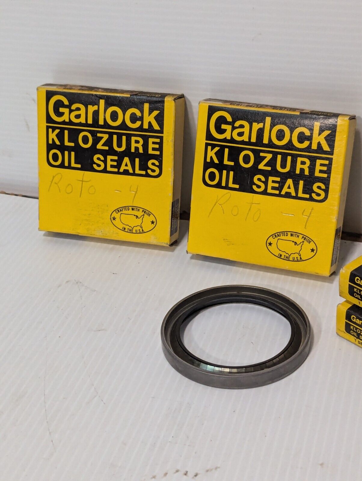 Lot of 4 Garlock 63X1873 Klozure Oil Seals - Free Shipping