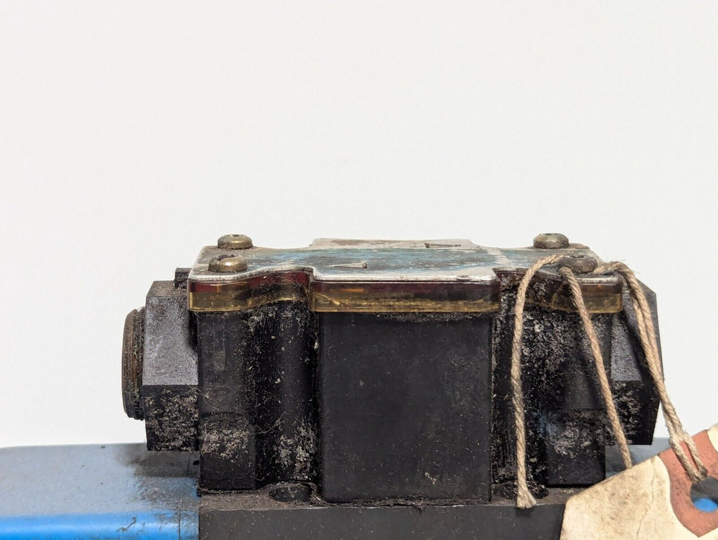 Vickers DG5S8-6C-M-B-20 Directional Control Valve