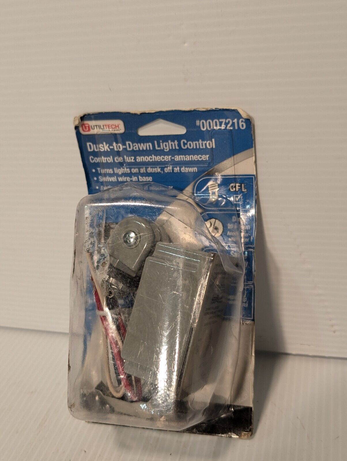 UtiliTECH Model: SPT-15 Dusk-to-Dawn Light Control #0007216 Light Control