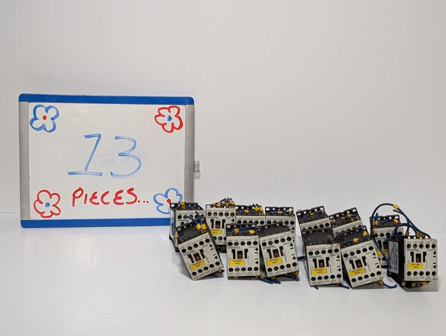 (13) Siemens Sirius 3RH1131-1BB40 Auxiliary Contactor 6A 24V 1.1kW 3 Pole Coil