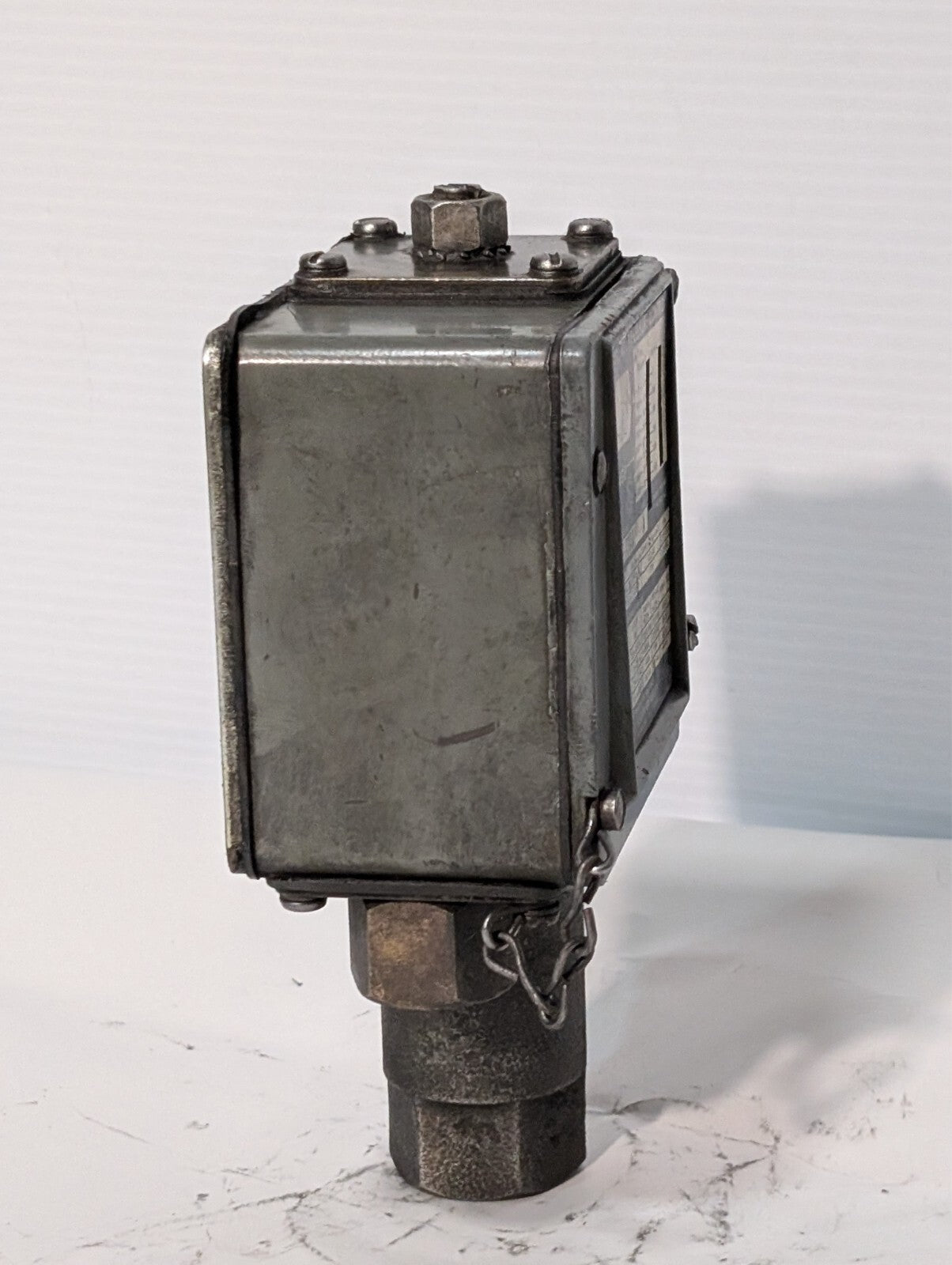 Allen Bradley 836T-T303J Series A Pressure Control Switch 175-650PSI Pilot Light