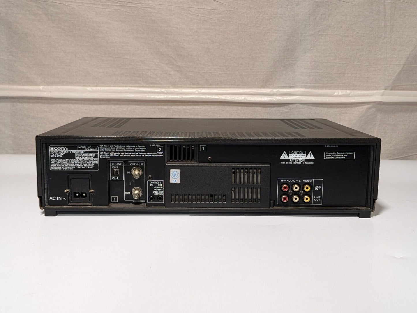 Sony SLV-940HF VCR-Plus Hi-Fi Stereo VHS VCR, Flying Erase Head, No power cord