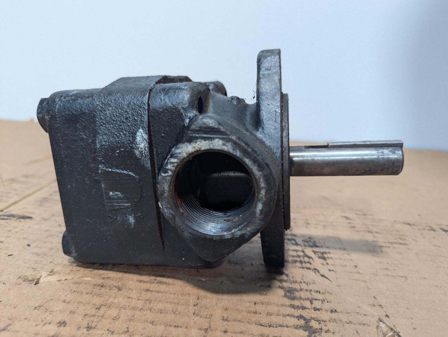 Vickers 280262 vane pump, power steering pump as pictured - Free Shipping