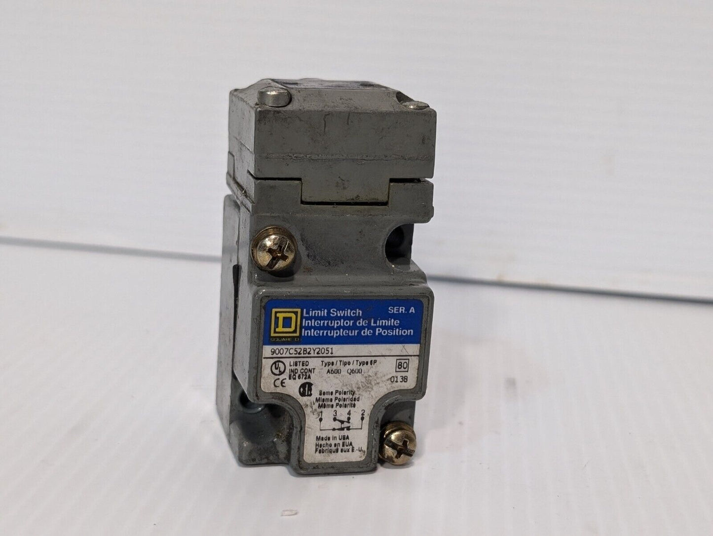 Square D 9007C54B2Y2051 Limit Switch with another 9007C54B2 part