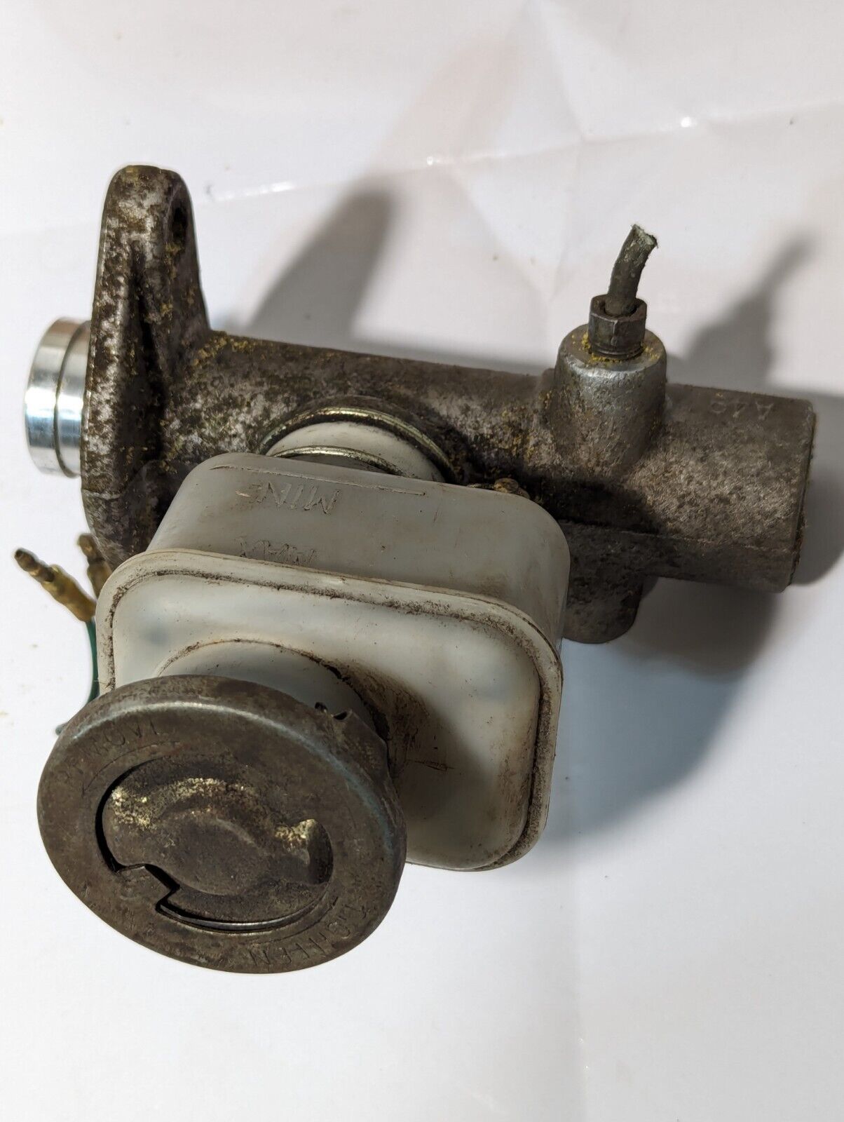Nissan TSA/NI46010-11H01 Master Cylinder - Free Shipping