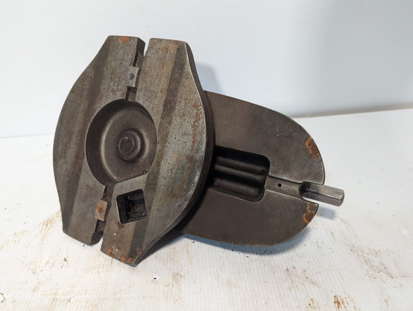 Unbranded milling machine vise, 6 inch, some corrosion - Free Shipping