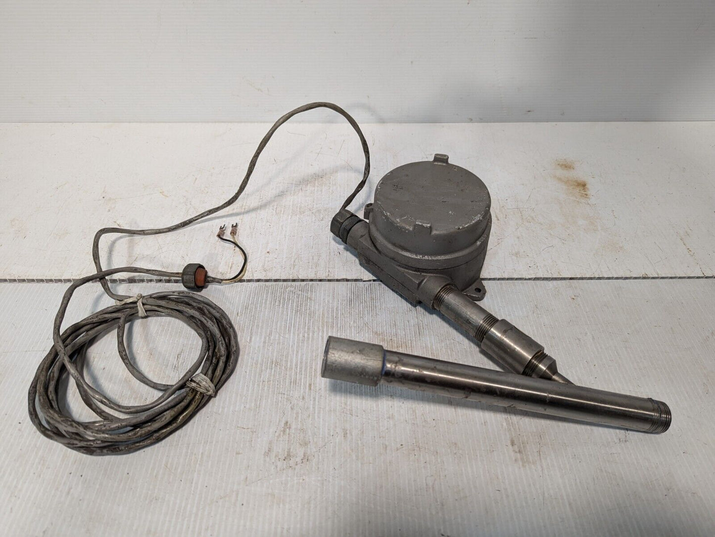 Kurz 505-8-02 Flow Transmitter with Killark HKB Enclosure -Free Shipping+Returns