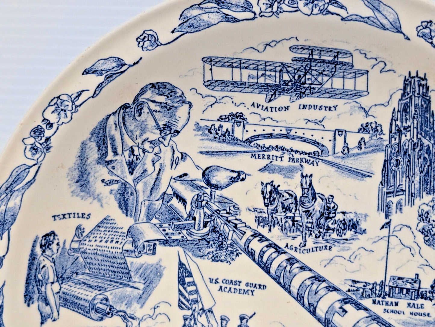 Vintage Vernon Kilns Hartford, Connecticut Souvenier Collector Plate 1930s
