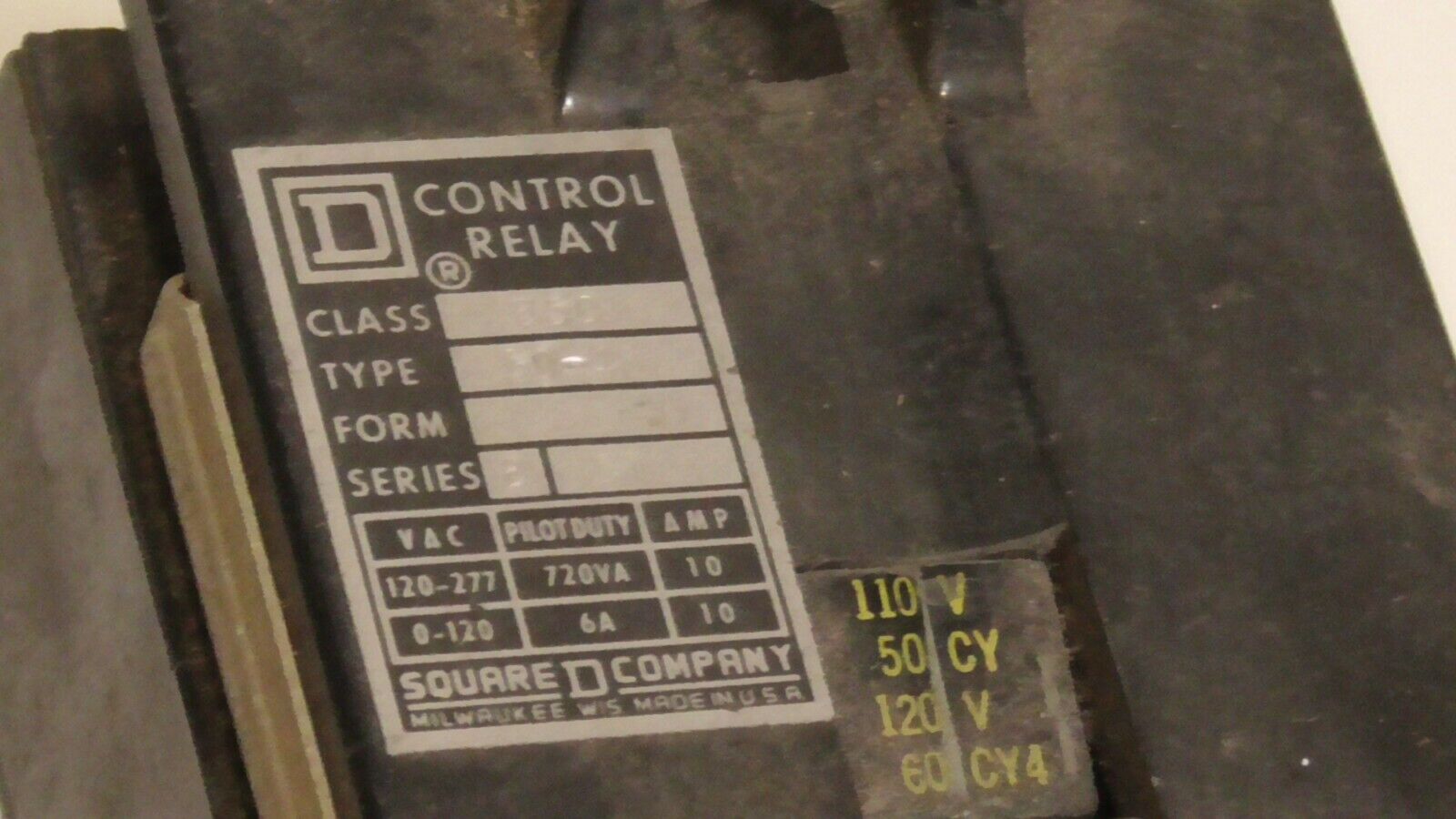 Square D 8501-G0-40 control relay, w/latch attachment 8501GL, coil 31022-400-56