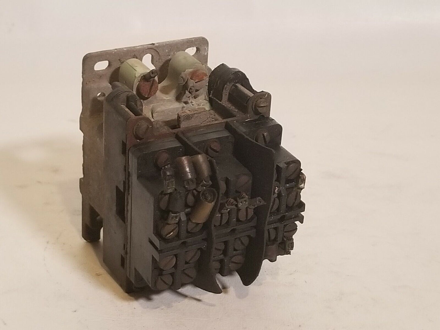 General Electric CR120L060304 Industrial Relay 55-6G 4 440V 60Cy