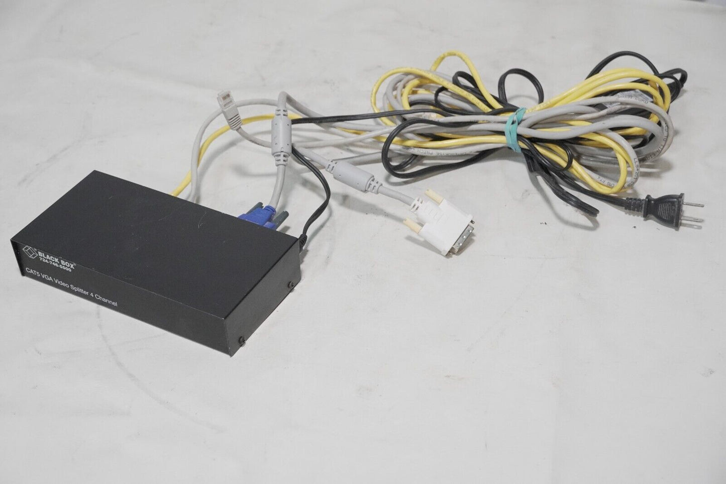 Black Box 724-746-5500 CAT5 video splitter 4 channel, AC 501A-R2