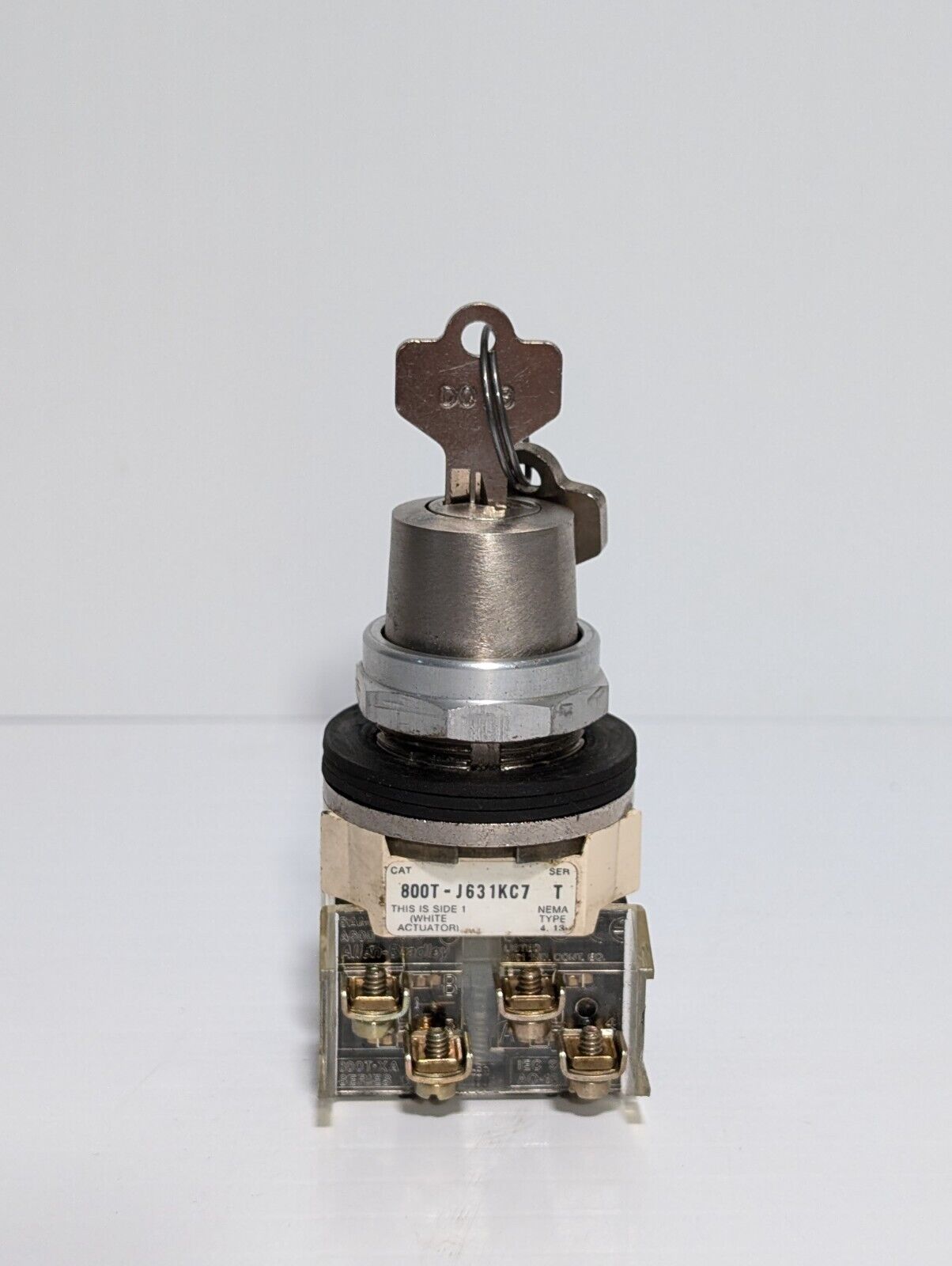Allen Bradley 800T-J631KC7 Keyed 3 Position Selector Switch, Series T, 30mm