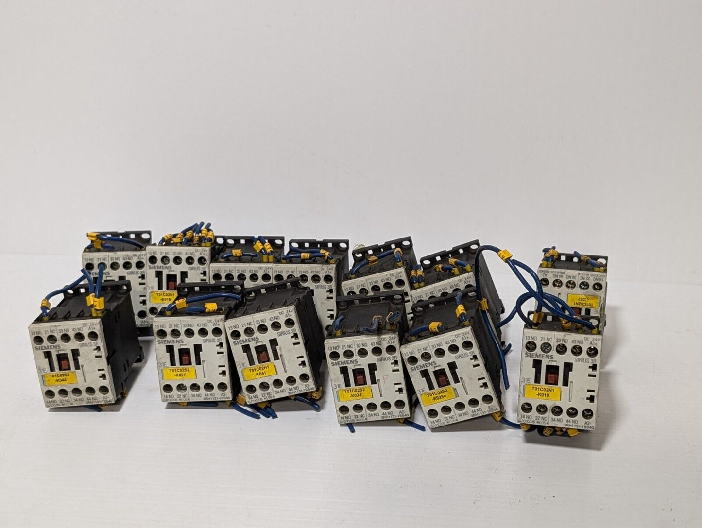 (13) Siemens Sirius 3RH1131-1BB40 Auxiliary Contactor 6A 24V 1.1kW 3 Pole Coil