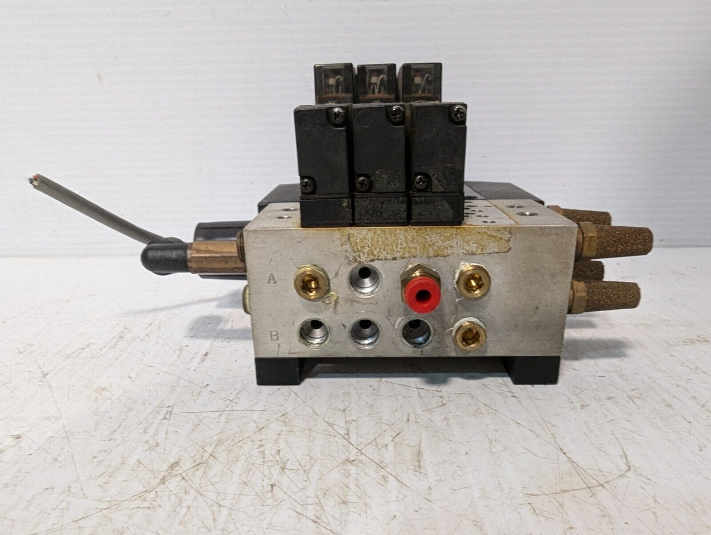 Taiyo Manifold Block w/ 3 SRS1-8S DC24V Solenoid Valves - Free Shipping