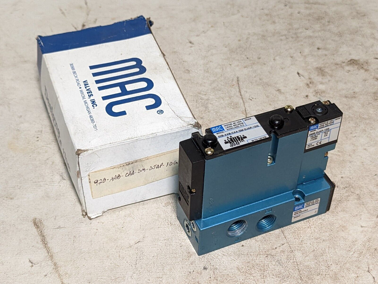 MAC 92B-AAB-CAA-DM-DJAP-1DQ solenoid valve with DMB-DJAP-1DQ, 20 to 120PSI
