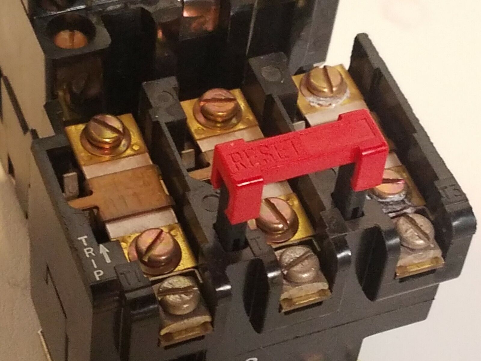 Square D 8536SB02V02S, ser. A, NEMA size 0, motor starter, 110/120VAC coil