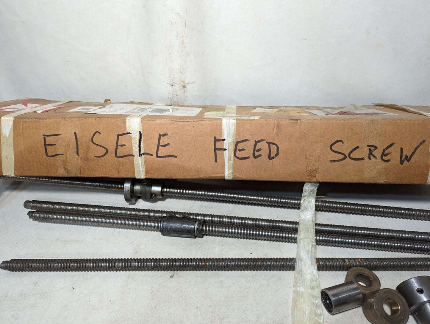 Lot of 4 feed screws, 3x 32 inches, 1x 36 inches long, plus some extras