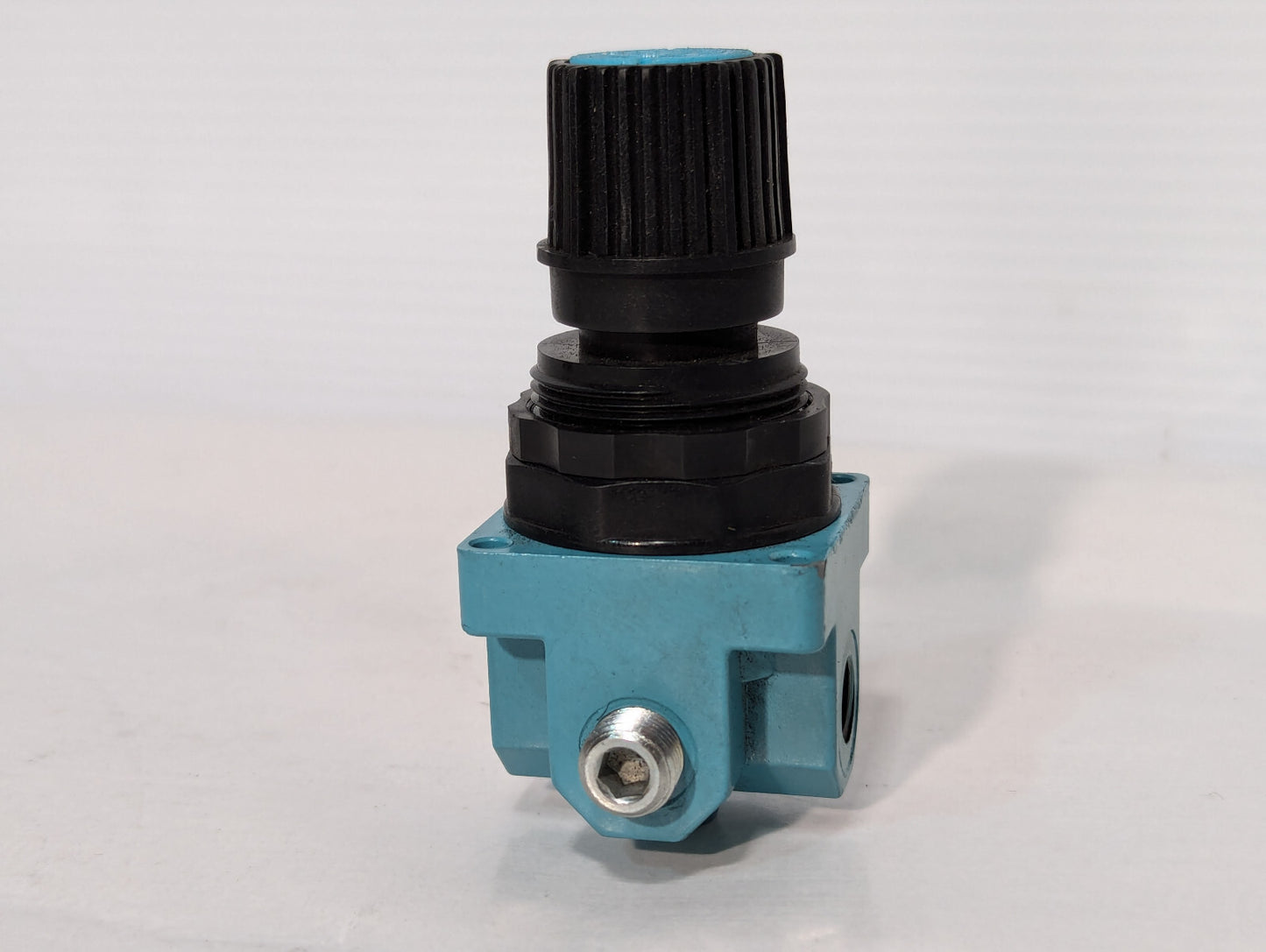 Wilkerson R00-01-L00 Air Filter Regulator H90, Pull to Adjust