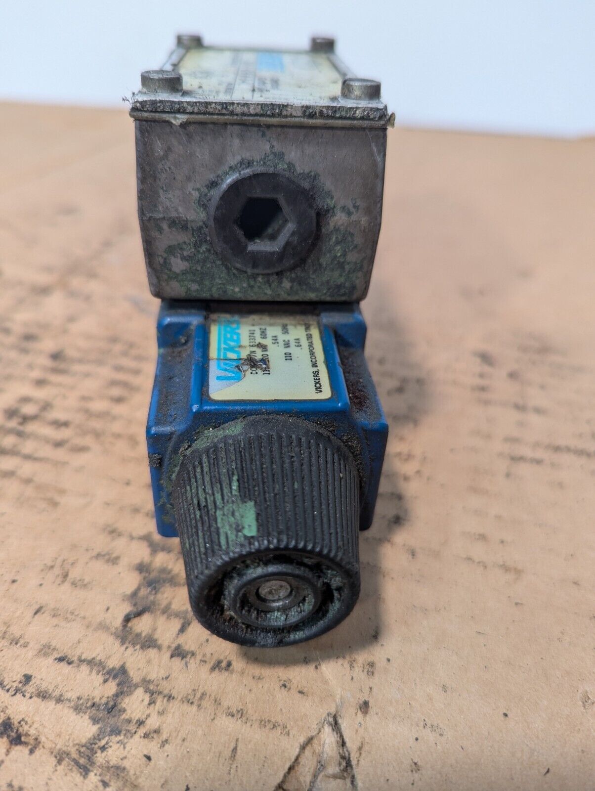 VICKERS PILOT VALVE, DG4V-3-6C-M-W-B-40 - Free Shipping