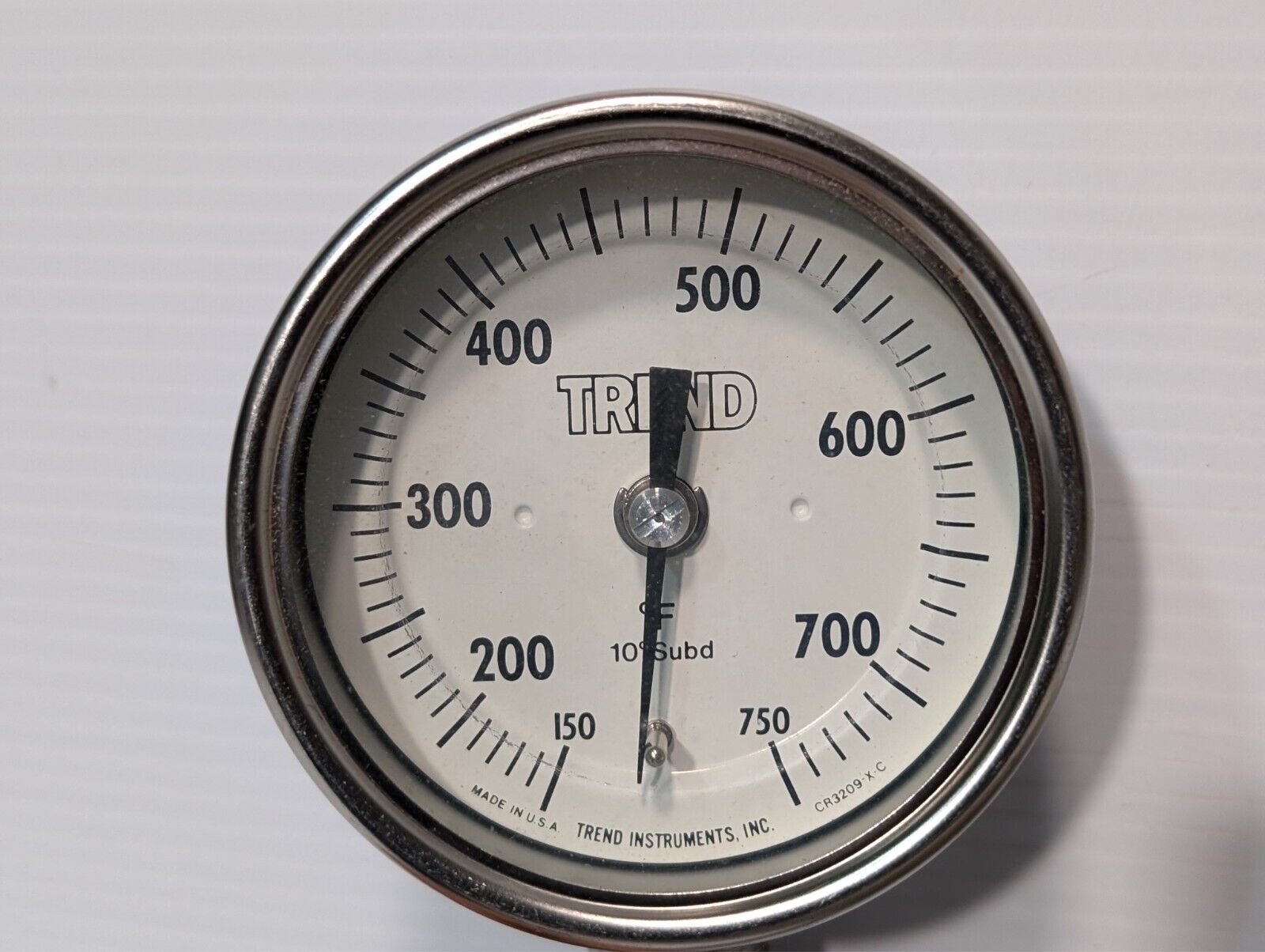 Trend 31 bimetal thermometer, 150-750 deg F, 6 inch stem, 1/2 NPT conn