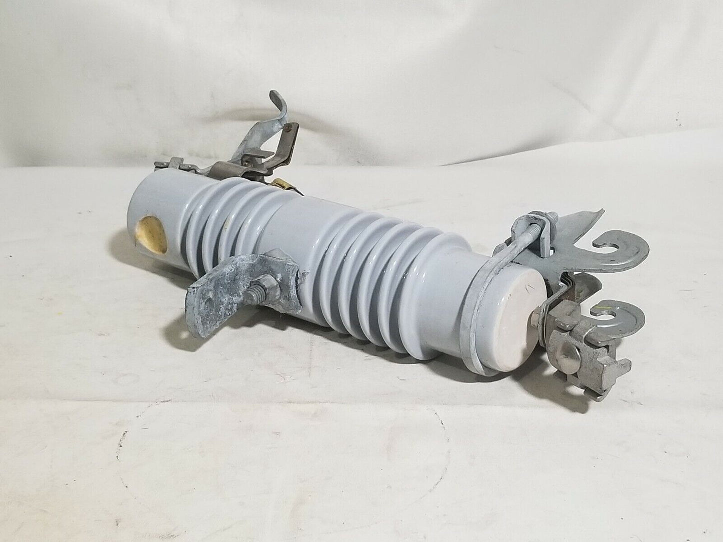 McGraw-Edison S1 Cutout 7.8/15kV GRD. Y 100/200A 95KV B.I.I. - Free Shipping