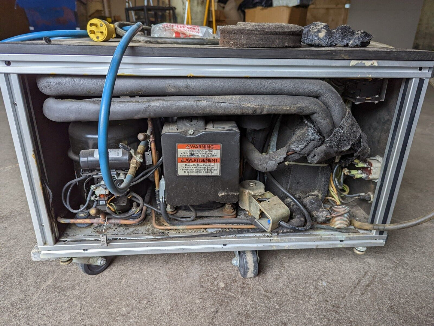 Petrolab 589 cloud and pour unit, 115VAC, seemingly burn damage on the back