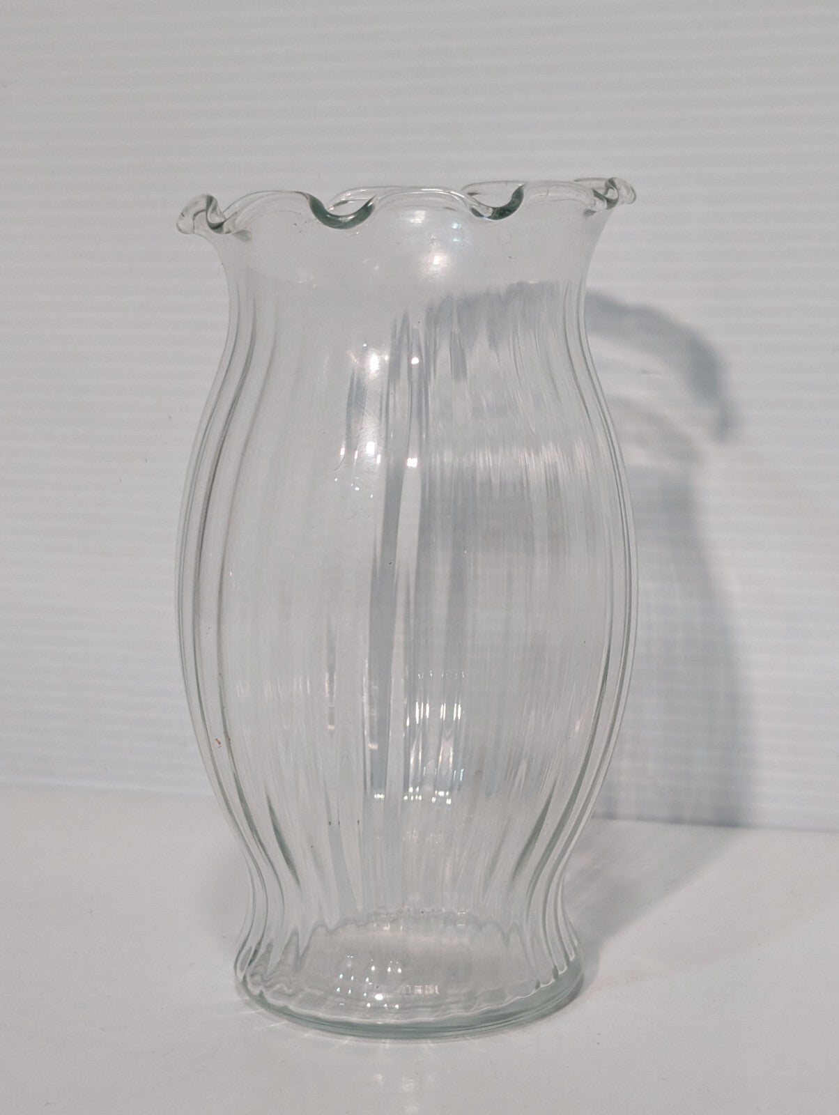 Vintage Ruffled, Ribbed, Fluted Beehive Glass Flower Vase 6.5" Tall