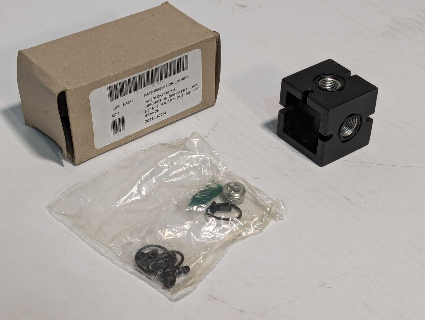 NEW Parker DK7510-3-3 Diverter Block Kit - Free Shipping