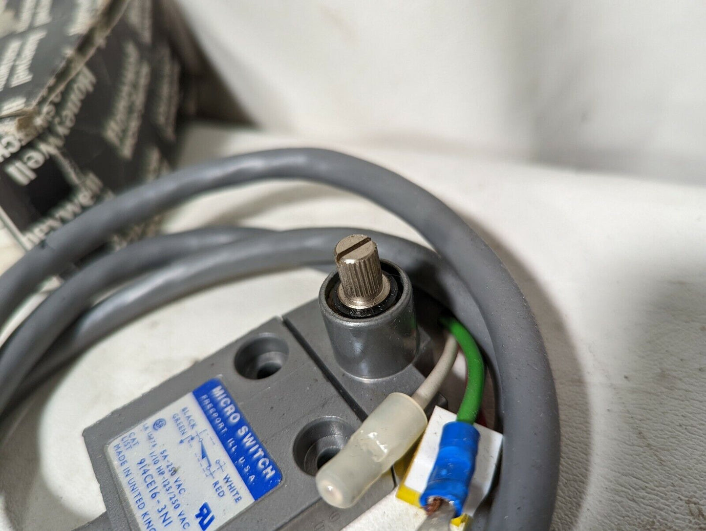 Micro Switch 914CE16-3N1 snap action limit switch