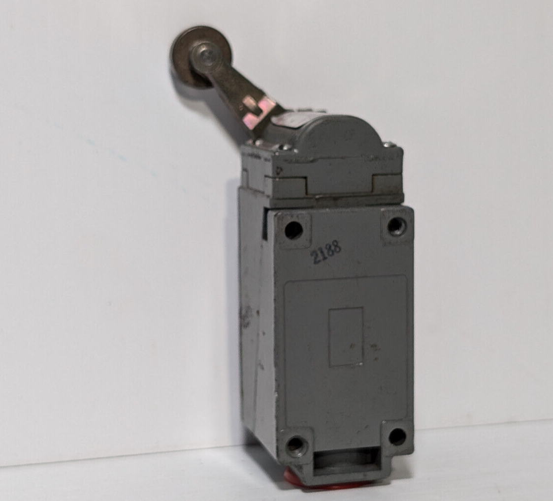 Square D B54B2 Ser 5, Class 9007, Form GL, Heavy Duty Limit Switch, 10 Amp