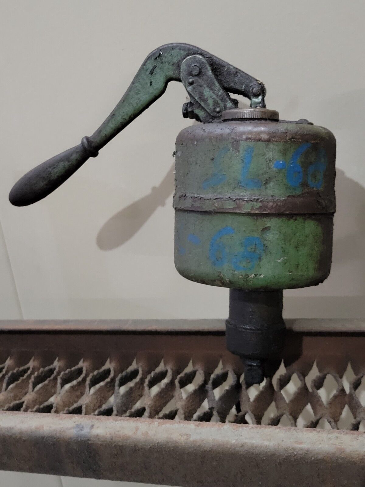 Vintage Pump Motor (unidentified). Perfect for Steampunk Project - Free Shipping