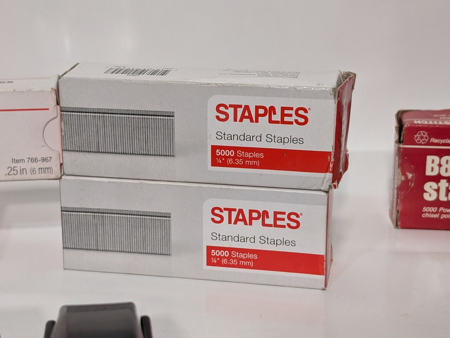 Staples Staplers Removers and Standard Staples, see photos