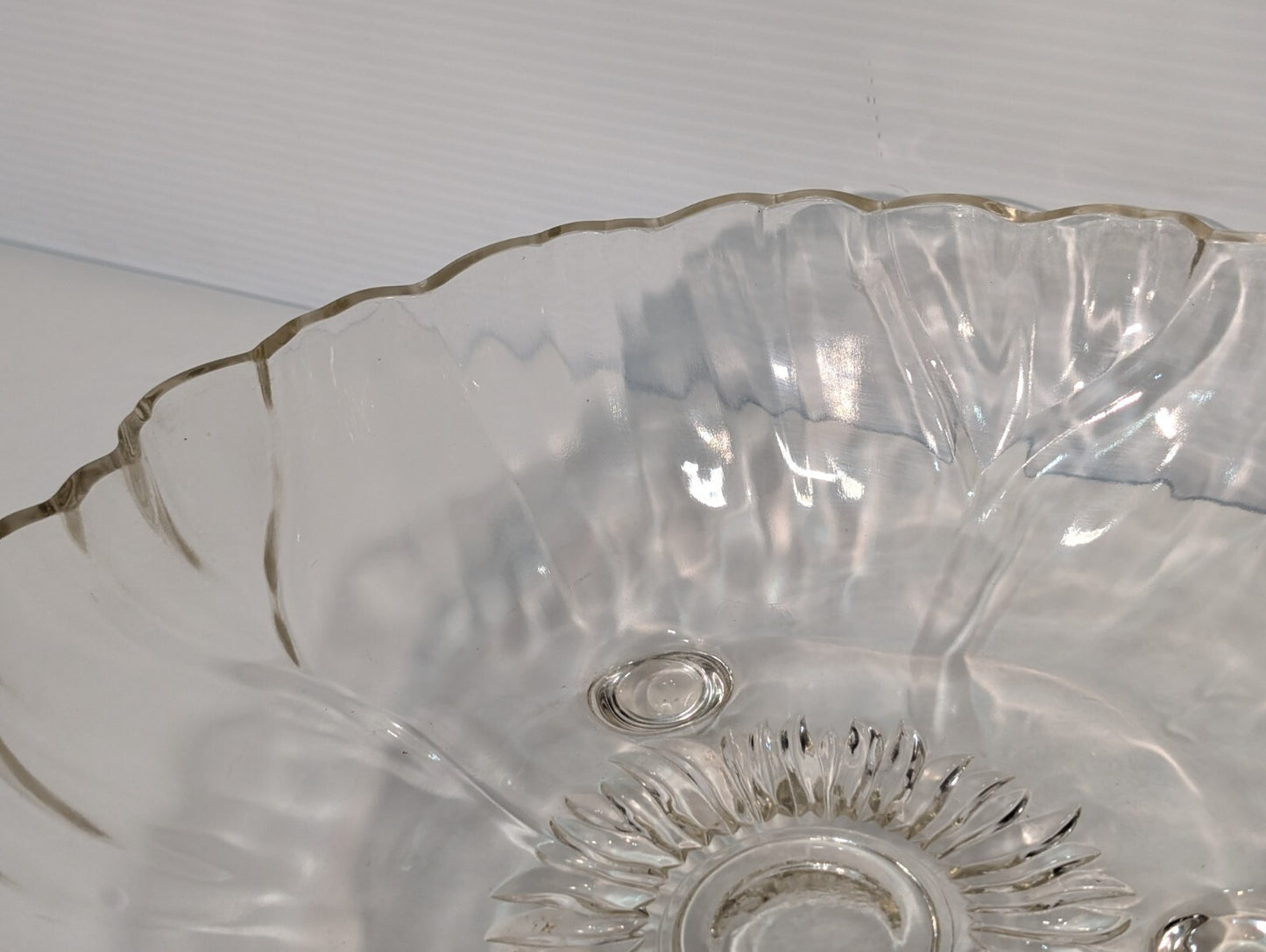 Vintage Indiana Glass 3-Footed Mid-Century Sunflower 11" Glass Bowl