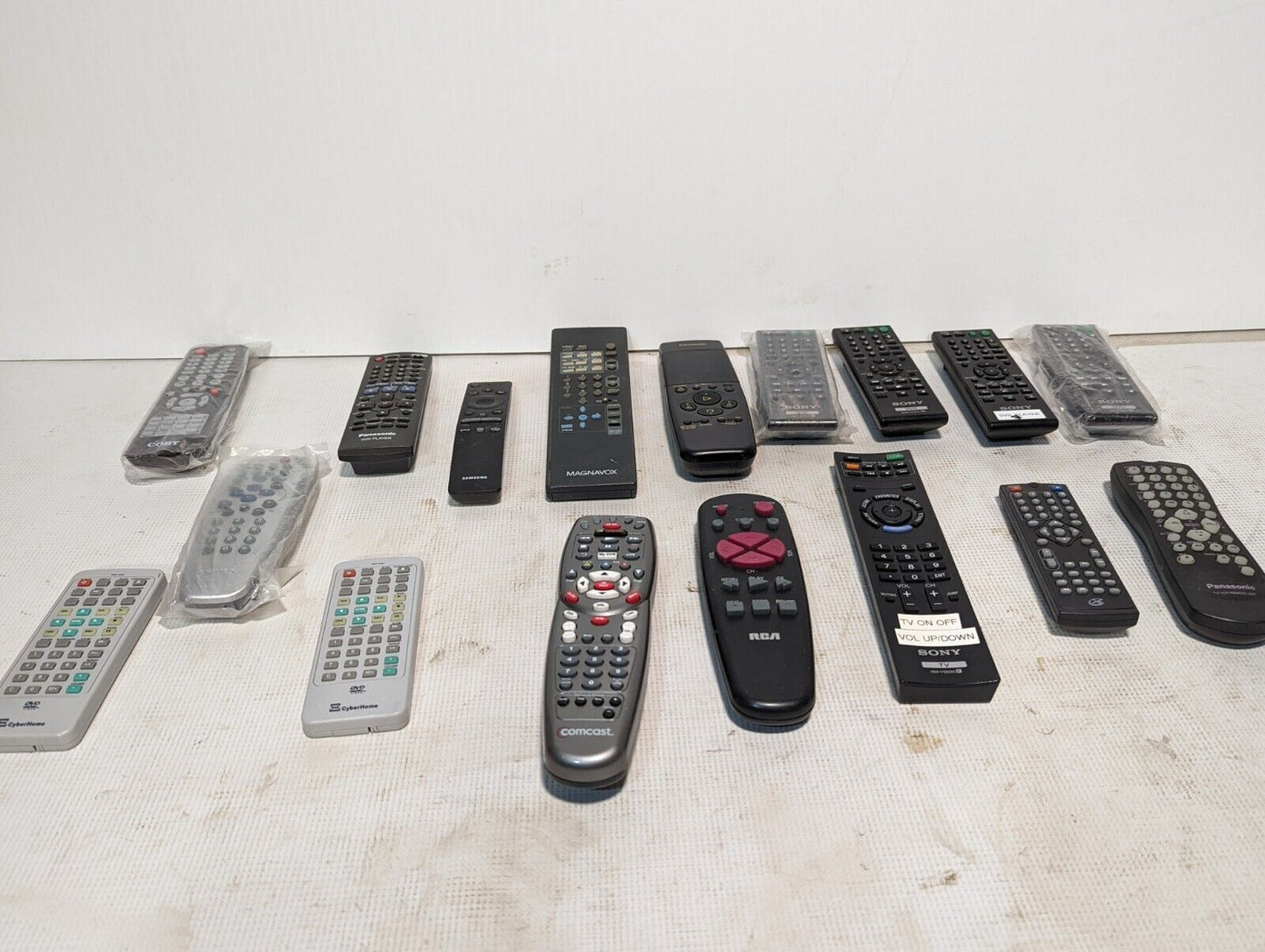 Lot of 17 Remote Controls Panasonic, Coby, Sony RM-YDO35 - Free Shipping