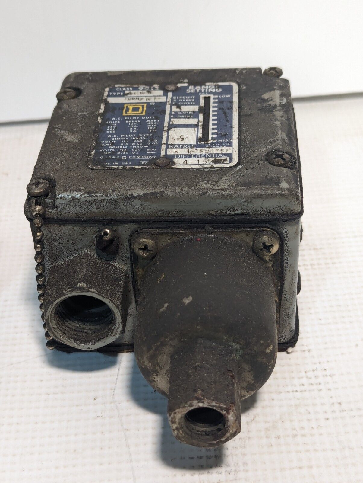 Square D 9012 ACW-5 Pressure Switch, Range 1-75psi, Differential 4-15psi