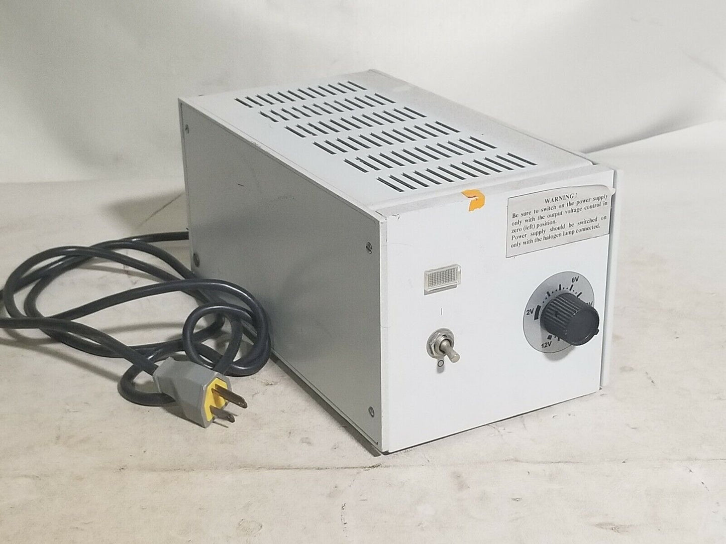 N TT0408 Variable Transformer for Halogen Lamps 110V 50/60Hz 5A | 12V 4.2A