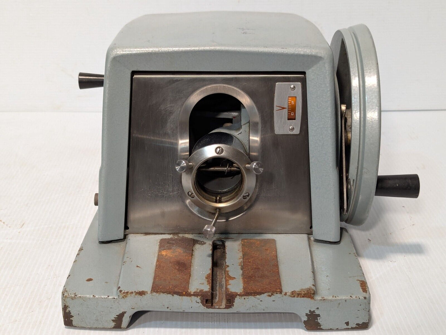 American Optical Spencer 820 Microtome - Benchtop Manual Precision Rotary