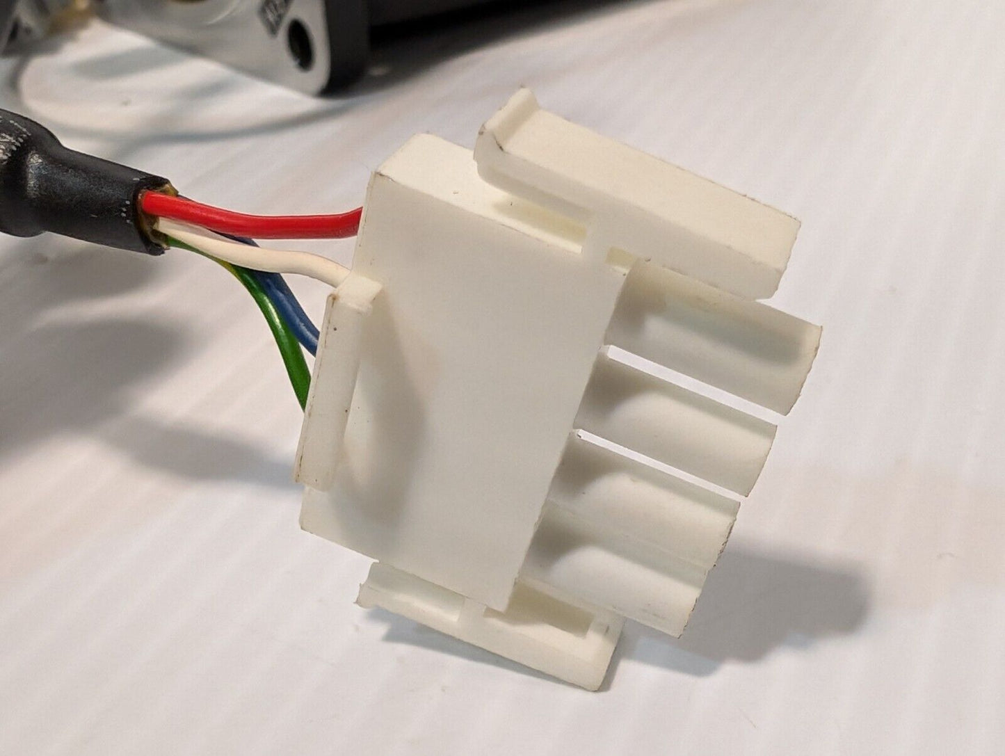 Yaskawa Electric SGMAH-08AAN21 AC Servo Motor, 2.39Nm, 200V 4.4A