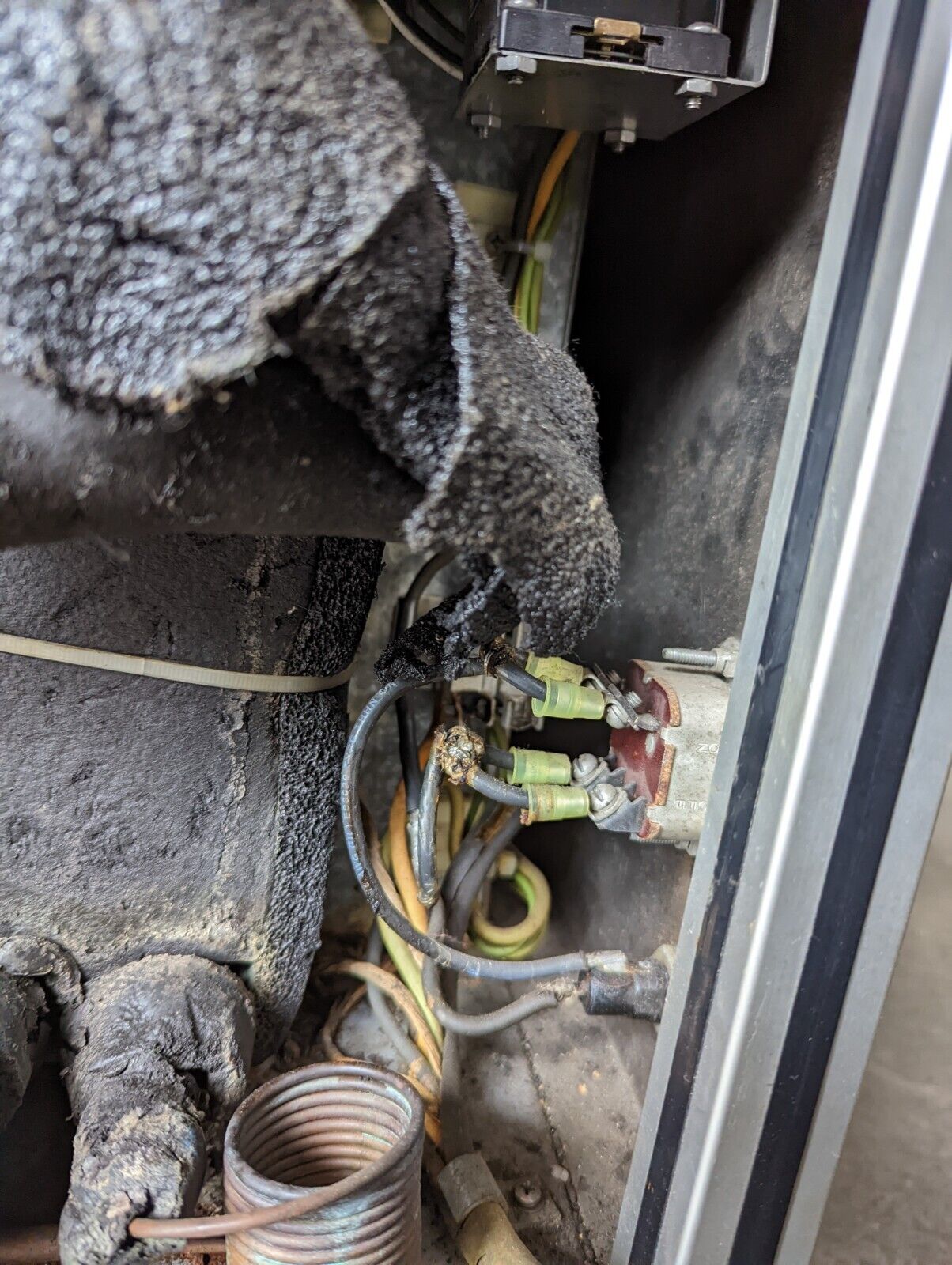 Petrolab 589 cloud and pour unit, 115VAC, seemingly burn damage on the back